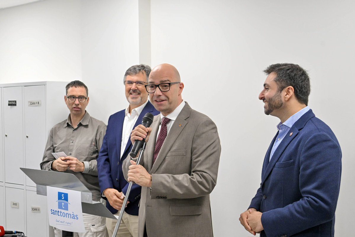 dsocialscat's tweet photo. A #Manlleu, ha mantingut una reunió de treball amb l’Ajuntament i ha visitat el nou Centre Ocupacional de la Fundació Sant Tomàs, adreçat a persones amb discapacitat intel·lectual. https://t.co/cbU2D3oSsm