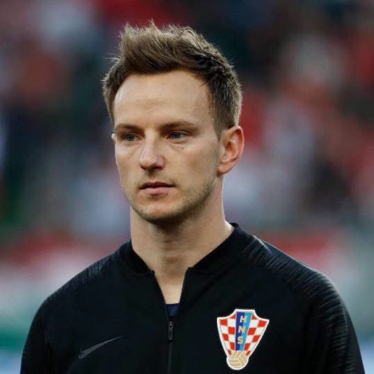 Sportsfansmedia's tweet photo. 🚨🎙️ Ivan Rakitić on Barcelona’s legendary generation: “The generation of Xavi, Iniesta, Puyol and the others is 𝐈𝐍𝐂𝐎𝐌𝐏𝐀𝐑𝐀𝐁𝐋𝐄 to anything we have today” 💙❤️🌟

“They are 𝐋𝐄𝐆𝐄𝐍𝐃𝐒. Nobody will ever be able to match the generation of 2010”. https://t.co/FFbHmkPNad