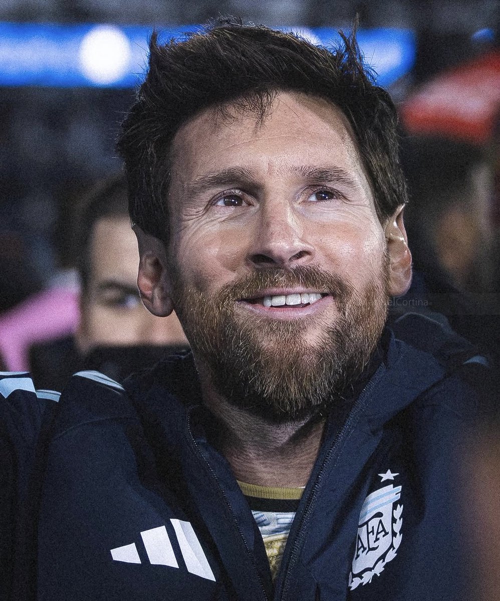 M10GOAT's tweet photo. بعد ختام مسيرة الأسطورة ليو ميسي مع منتخب الأرجنتين دوليًا 🇦🇷

ما الهدف الأقرب إلى قلبك في مسيرته بقميص الأرجنتين❓ https://t.co/ObGGtjO5tm