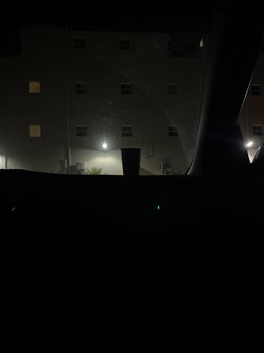 ex7nr's tweet photo. ليت الدقايق طالت يوم شفتك
ما تملكت ولا رضيت ربع أشواقي

ما ذقت لذّة الحب إلا يوم عرفتك
من شفتك رميت بـ جميع أوراقي

أنا من بين جموع الناس اخترتك
واخترت أبعد عن أحبابي وعشّاقي

ما بين سطور قصايدي وحروفي كتبتك
يا كل دروبي ونور عتمتي وإشراقي https://t.co/am3dkmlYmM