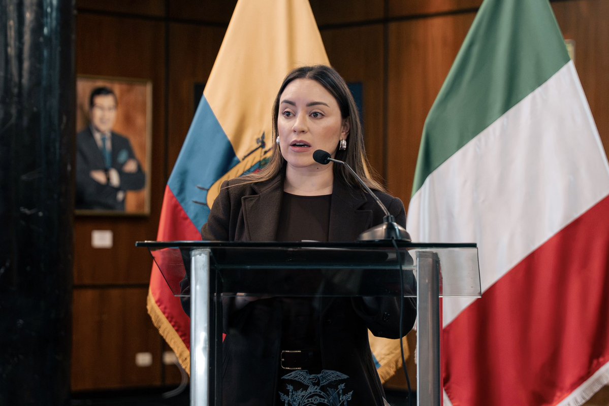 mishelmanchenok's tweet photo. Junto a @ItalyinEcuador y el proyecto ITAJUS, acompañé a las familias de los fiscales César Suárez y Marcelo Vásconez en el reconocimiento a su legado ético, en el marco del Encuentro Binacional por la Legalidad, la Justicia y la Memoria frente al Crimen Organizado.

Desde @AsambleaEcuador avanzamos en la construcción del Proyecto de Ley Antimafias, que fortalecerá nuestro marco legal.
