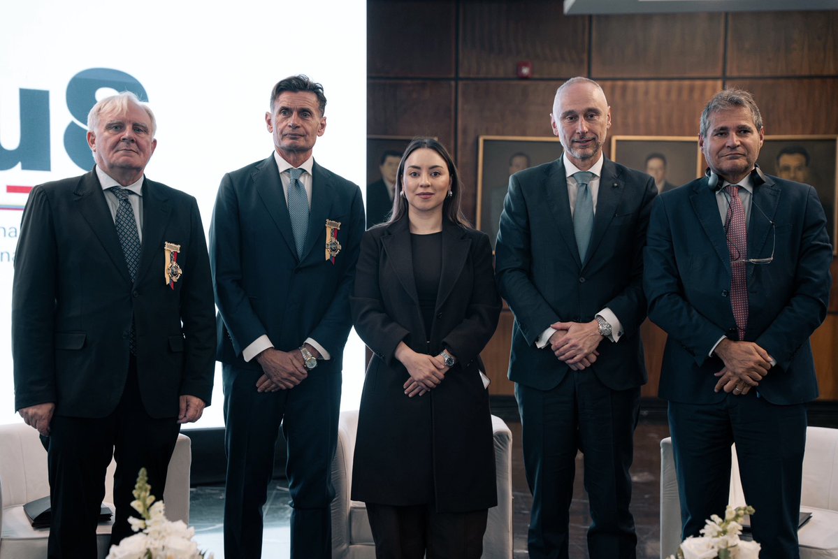 mishelmanchenok's tweet photo. Junto a @ItalyinEcuador y el proyecto ITAJUS, acompañé a las familias de los fiscales César Suárez y Marcelo Vásconez en el reconocimiento a su legado ético, en el marco del Encuentro Binacional por la Legalidad, la Justicia y la Memoria frente al Crimen Organizado.

Desde @AsambleaEcuador avanzamos en la construcción del Proyecto de Ley Antimafias, que fortalecerá nuestro marco legal.