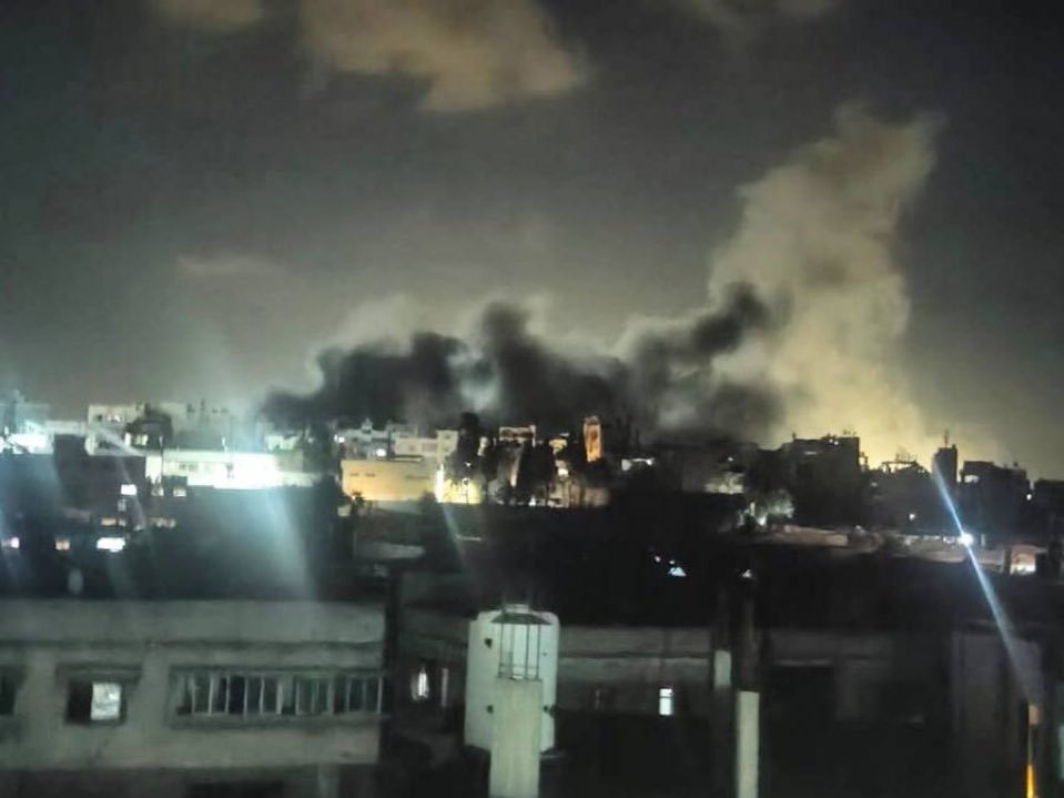 HowardRBeckett's tweet photo. Israeli 🇮🇱 airstrikes on Gaza City 🇵🇸 tonight

There is no ‘ceasefire’

It’s a racist genocide

And world ‘leaders’ are turning a blind eye

Israel 🇮🇱 is a pariah state

Ban 🇬🇧 arms sales to 🇮🇱 now
Ban 🇮🇱 money in 🇬🇧 politics now
Sanctions against 🇮🇱 now. https://t.co/dn5B5TDs41