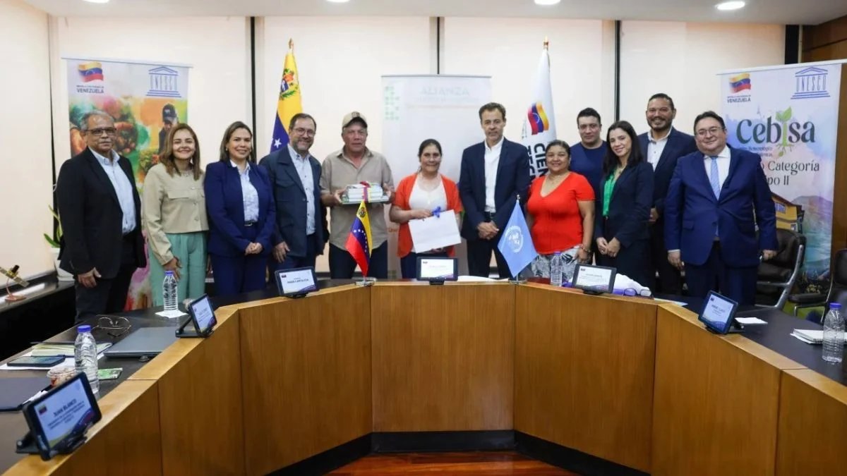 SolMarAn21's tweet photo. Venezuela y la FAO fortalecen cooperación en soberanía alimentaria y clima.

#PorAhoraYSiempreChávez https://t.co/zGiB3Cq24K