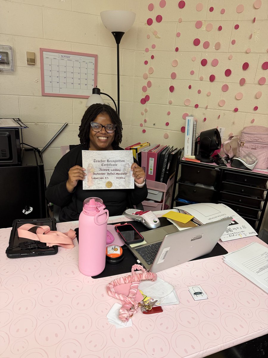 LaburnumES's tweet photo. 🎉🦁 Perfect Attendance Deserves a ROAR! ❤️💛

We celebrated our Laburnum Lions staff who achieved PERFECT ATTENDANCE in September with certificates and special prizes! 🏆🎁 Thank you for showing up and making a difference every day!

#LaburnumLions #StaffRecognition https://t.co/EJ6PdvtEbc