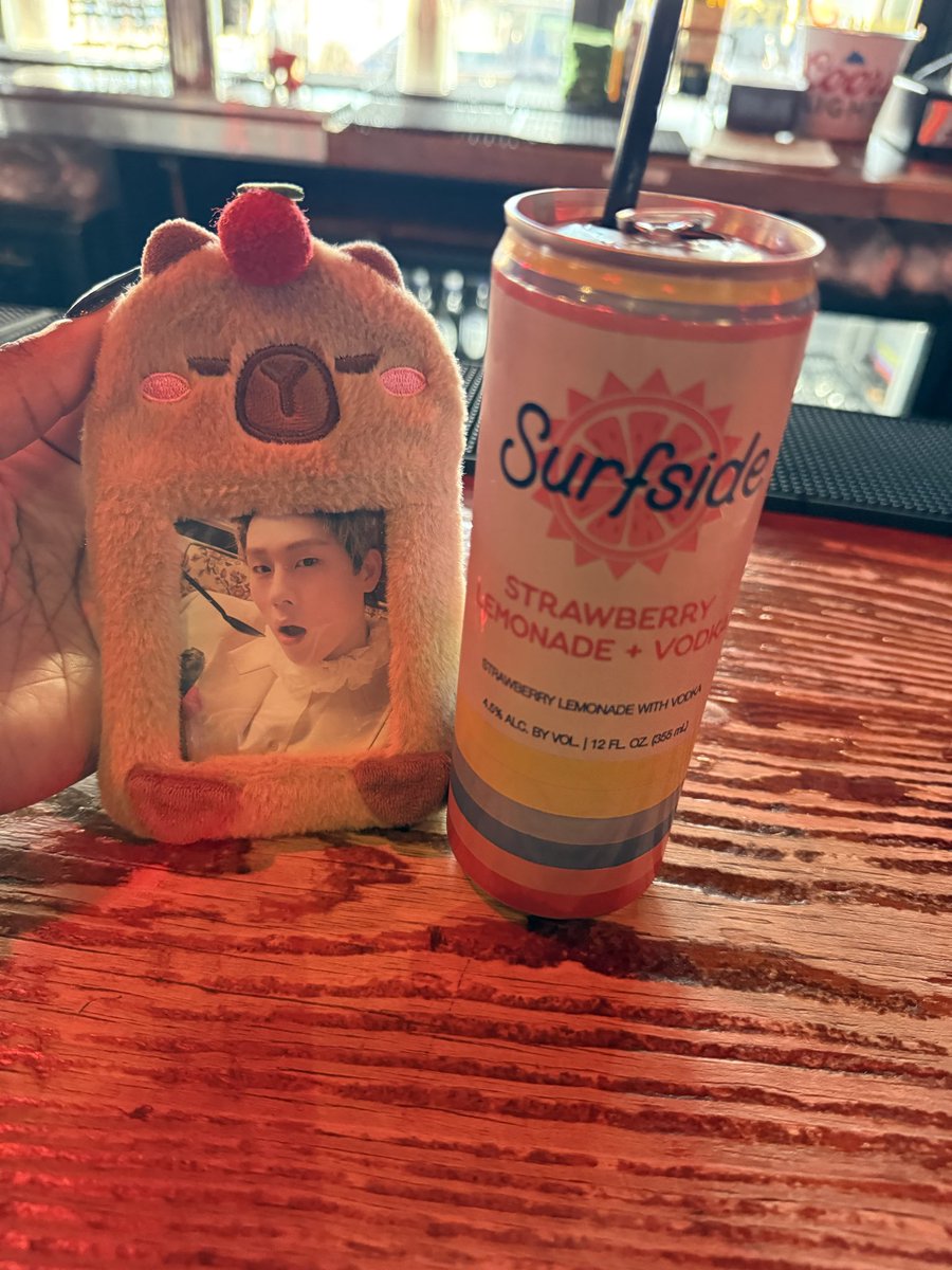 naesarangyeo's tweet photo. drinks on honey!!

#MONSTAX_IN_BOSTON #MONSTA_X #MONSTAXinBOSTON https://t.co/uJLkvQHURZ