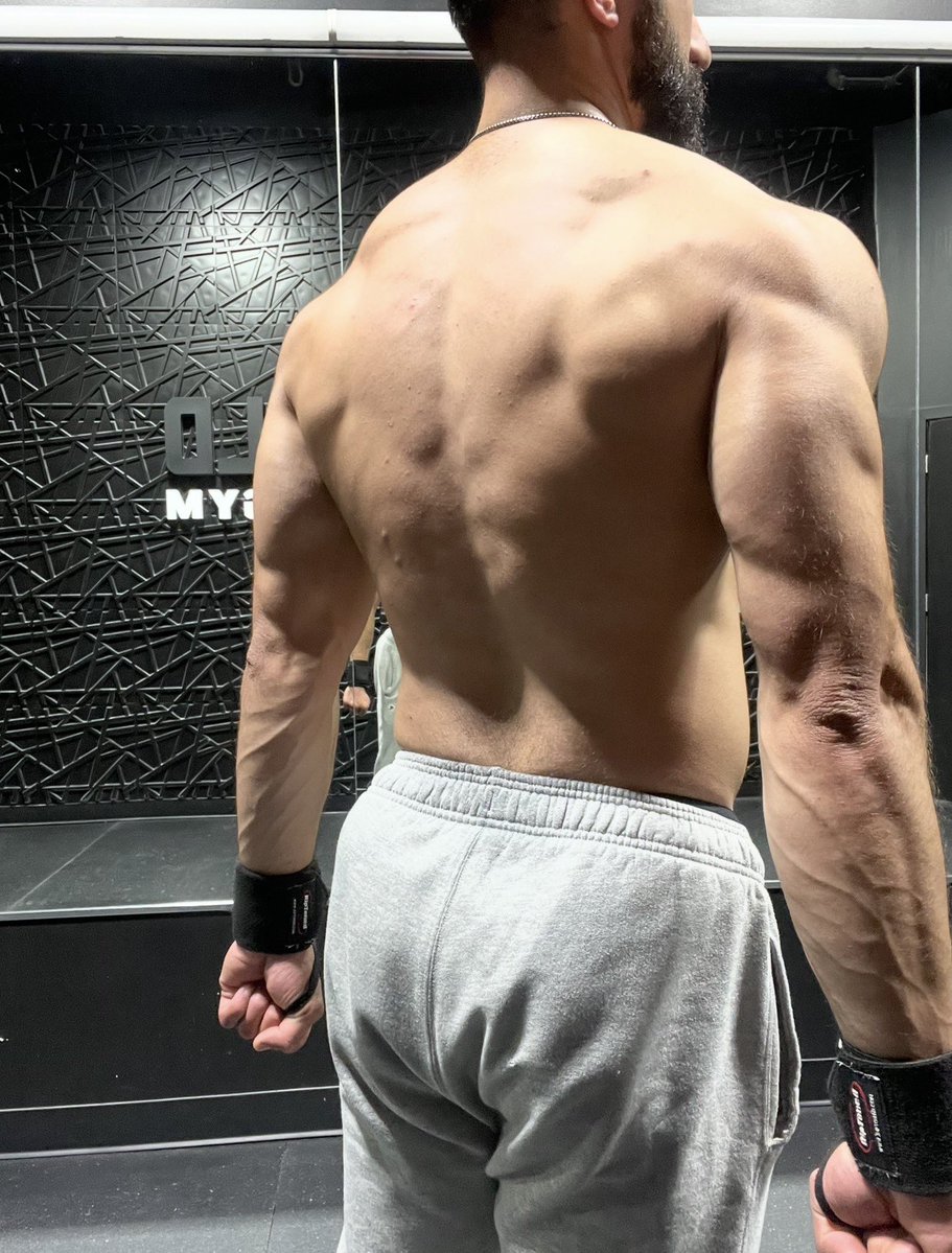 maxedoutfitnes's tweet photo. Life #dude #jock #bros #muscle #fitness #fit #motivation #alpha #life #gym #ripped #jacked https://t.co/UXKC85vEnp
