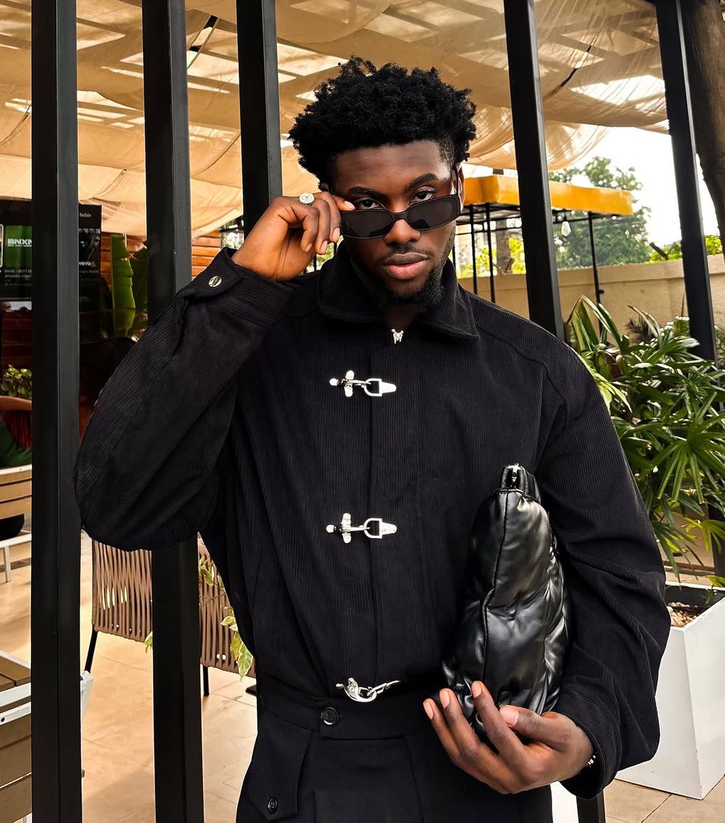 ComradeAtt's tweet photo. I’m super proud of you, @koyin_official 👏🏽👏🏽👏🏽👏🏽 Welldone and Wishing you all the very best in this new adventure of yours🙏 World Best Stylist👌👌

#bbnaija #bbnaijaS11 https://t.co/eRxEPRyAEO