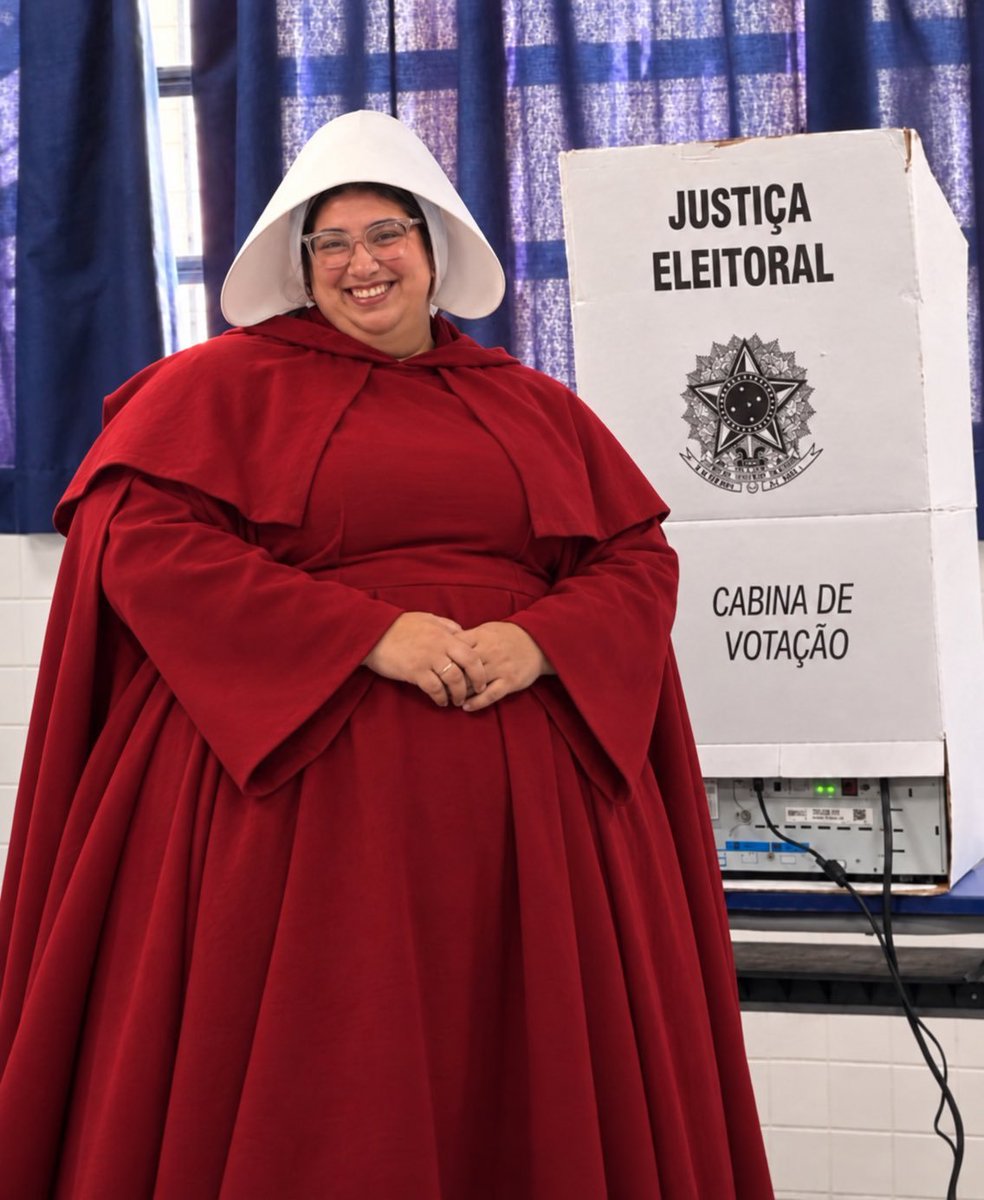 KaiqueDuarteM's tweet photo. ATENÇÃO! 🚨🚨
Duda Pentelhos Pubianos ataca novamente.
Além de ser conhecida por falas explicitamente misóginas e preconceituosas, agora espalha que supostamente esquerdistas teriam incendiado a Universidade Federal de Pernambuco.

Estranho, visto seu histórico "contra" Fake News https://t.co/z9uf23wepd