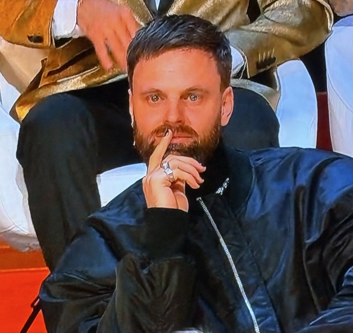 ReginaCocco's tweet photo. Man, man, man…. 
De zure kop van Tim Hofman toen hij hoorde dat niet hij maar  Jan Versteegh de #televizierring won! https://t.co/Ukwq7Tk9OT