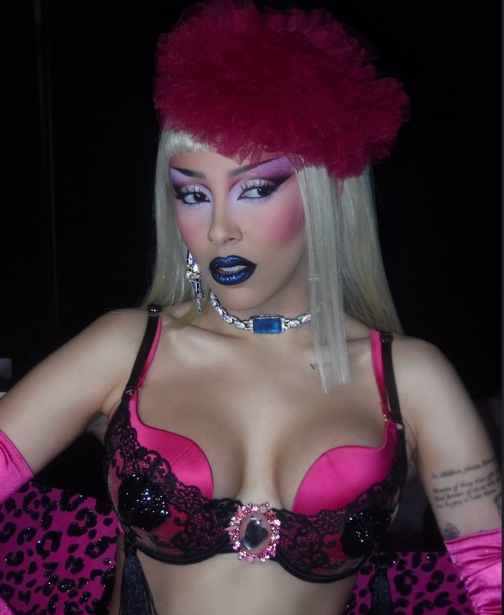 DojaArchives's tweet photo. DOJA CAT. WOAH https://t.co/iRD7y2q1wn