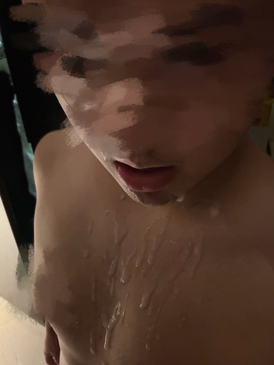 RyHon25161's tweet photo. 再粗大的巨根都要败在我的嘴巴和喉��下，人肉飞机杯 https://t.co/gaSOm3rFGJ