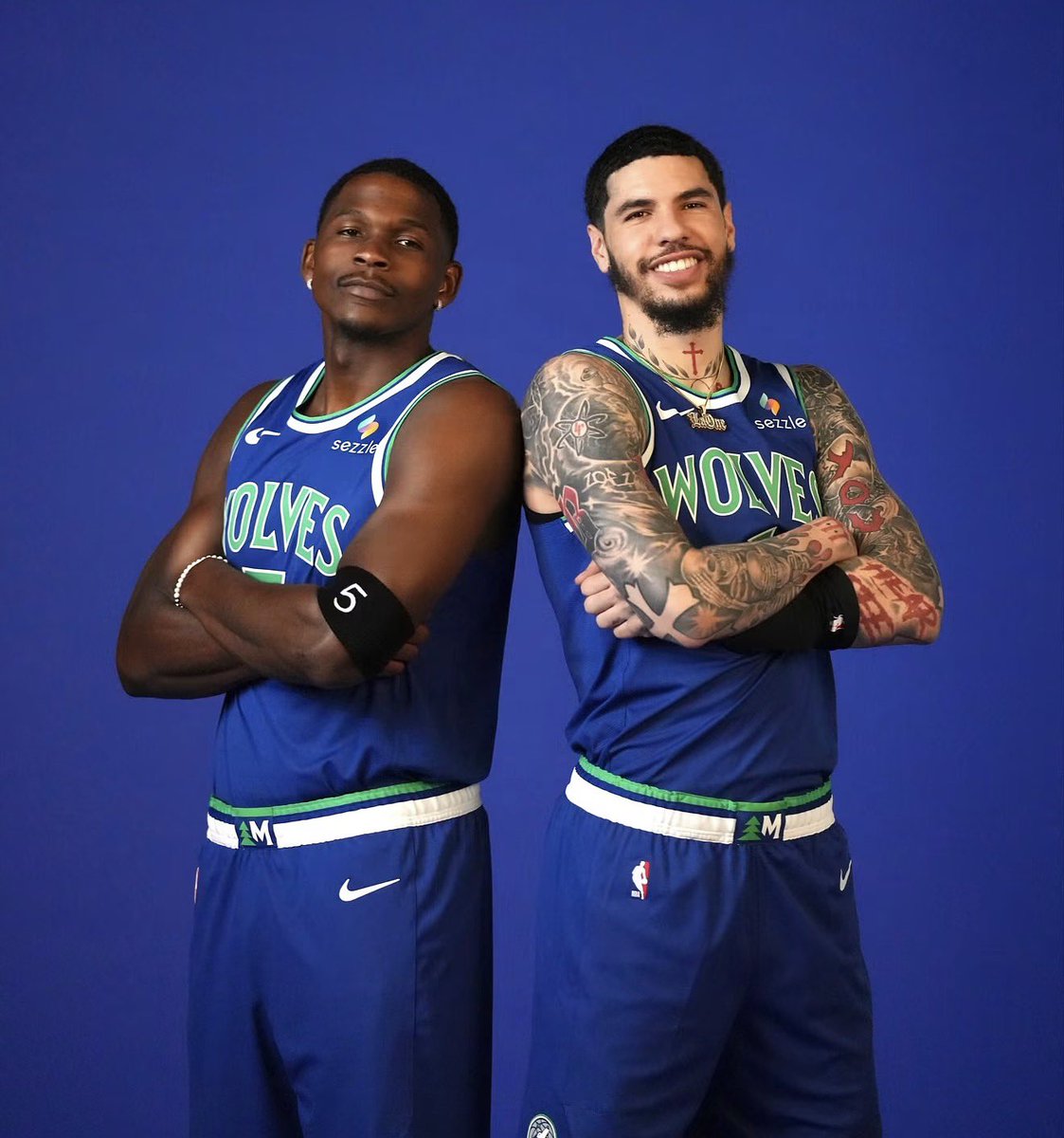 slimmmmmmmmm3's tweet photo. Ant and Melo in 2 ..

Anthony Edwards:
19 PTS, 4 3PM, 5-10 FG

LaMelo Ball: 
14 PTS, 7 AST, 4-6 3PT https://t.co/LjSgohpV14