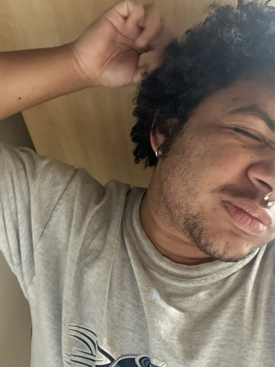 beastmodesilly's tweet photo. happy lesbian day i am a beautiful butch and i hope every lesbian in the world has a good day today https://t.co/aKAjEZNrtV