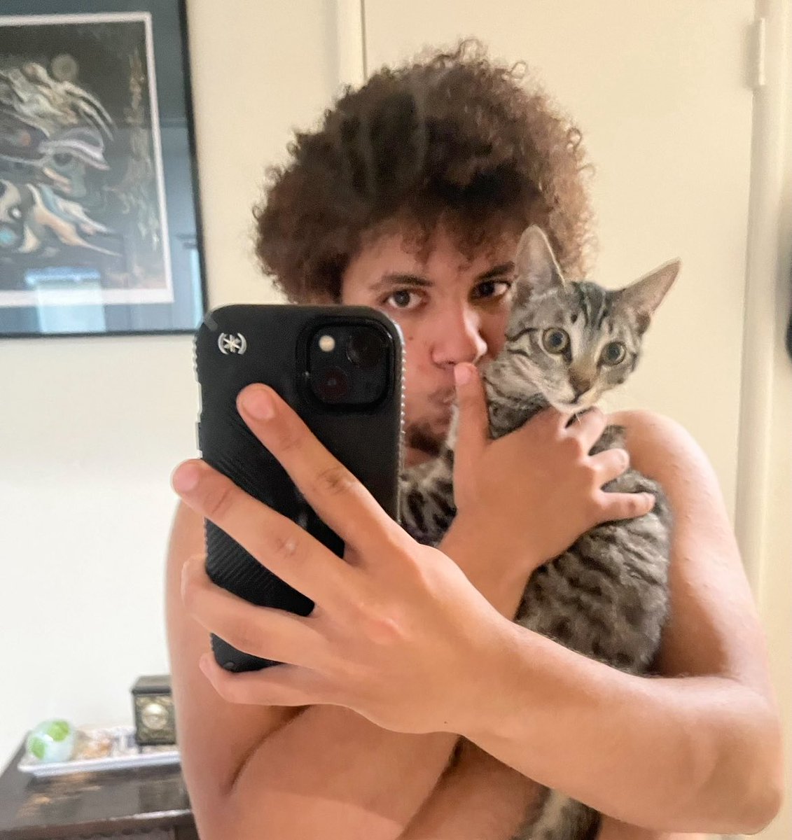 beastmodesilly's tweet photo. happy lesbian day i am a beautiful butch and i hope every lesbian in the world has a good day today https://t.co/aKAjEZNrtV