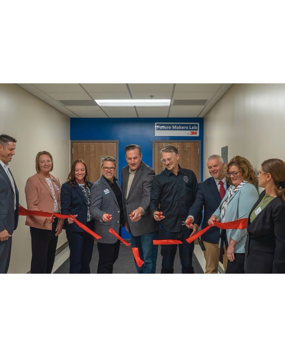 HeartofAmericaF's tweet photo. The future is looking hands-on at ATEC Academy. ⚙️
Heart of America and 3M transformed three spaces for engineering, robotics, mechatronics and metals learning, creating more opportunities for nearly 1,200 students to build skills for what comes next.
#FutureMakersLab #3M https://t.co/0asCZlO88Q