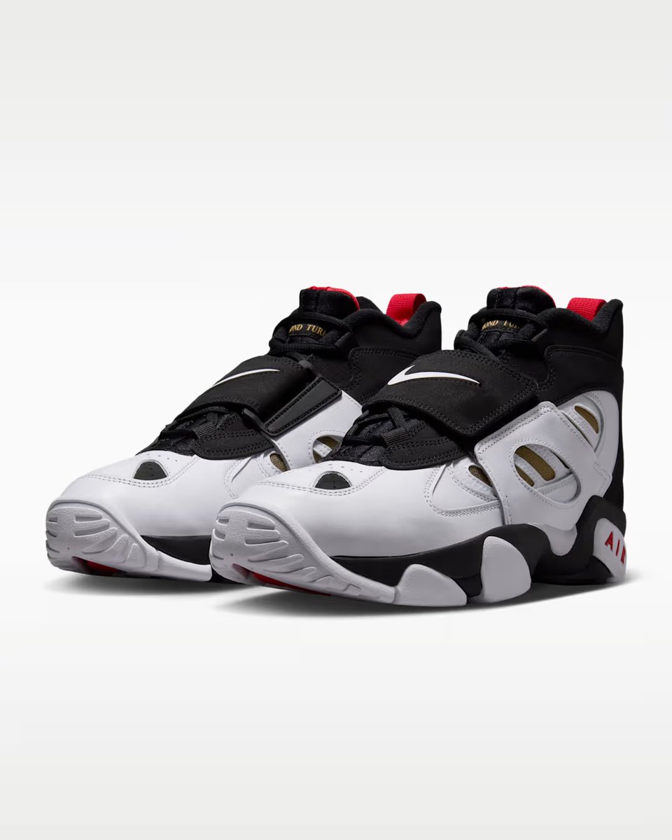 SneakerScouts's tweet photo. Nike Air Diamond Turf II '49ers' 

Available via @FinishLine |$170| #ad @Nike 

>>> https://t.co/l8iBwJ4B8H https://t.co/ew8zxoFaUz