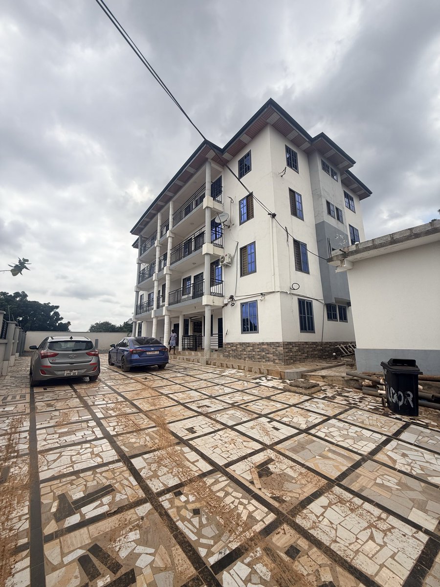 mireku2shadrack's tweet photo. 2 Bedrooms Apartment available #4rent
Location: Oyarifa Ghana flag
Gated compound + high security 
2 minutes from main road
WhatsApp: 0544928882
   Visa Semenyo Ghana Shatta Norman Akua Oyarifa https://t.co/Ee2zVcgt0j