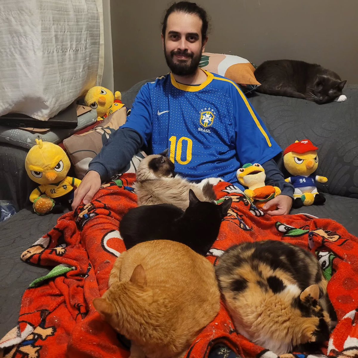 WoWDarkness's tweet photo. Aproveitando a pausa para hidratação pra postar uma foto (e tomar uma água, claro). Copa do Mundo é demais, tá maluco. https://t.co/cs31CMJyXL