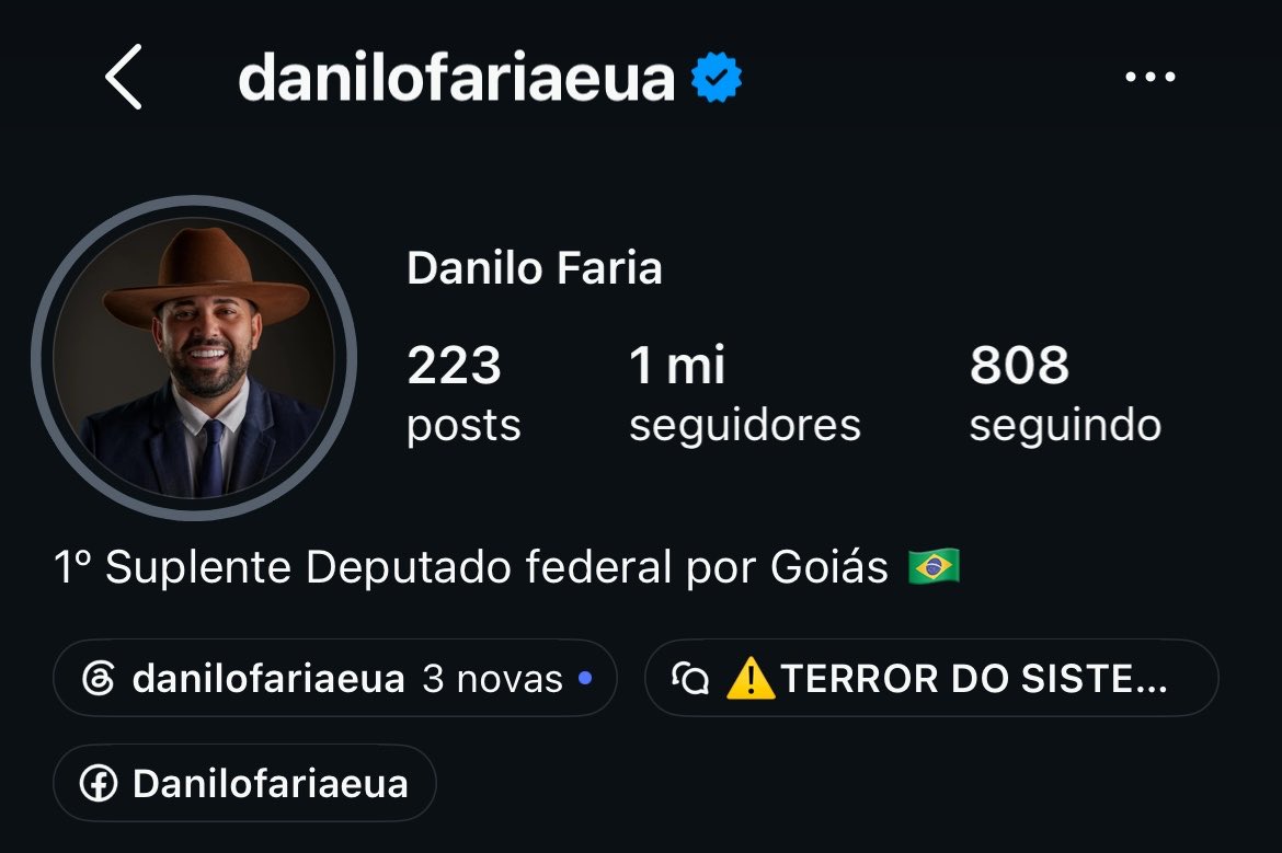 lanabrasil's tweet photo. ⚠️ COMPARTILHEM ⚠️

Um debutado suplente (que não teve nem a capacidade de se eleger) está organizando grupos bolsonaristas para atacarem ARMADOS nas manifestações de esquerda em Goiânia. 

Denunciem o perfil abaixo e marquem políticos da esquerda para tomarem providências! https://t.co/K32IEIP3t9