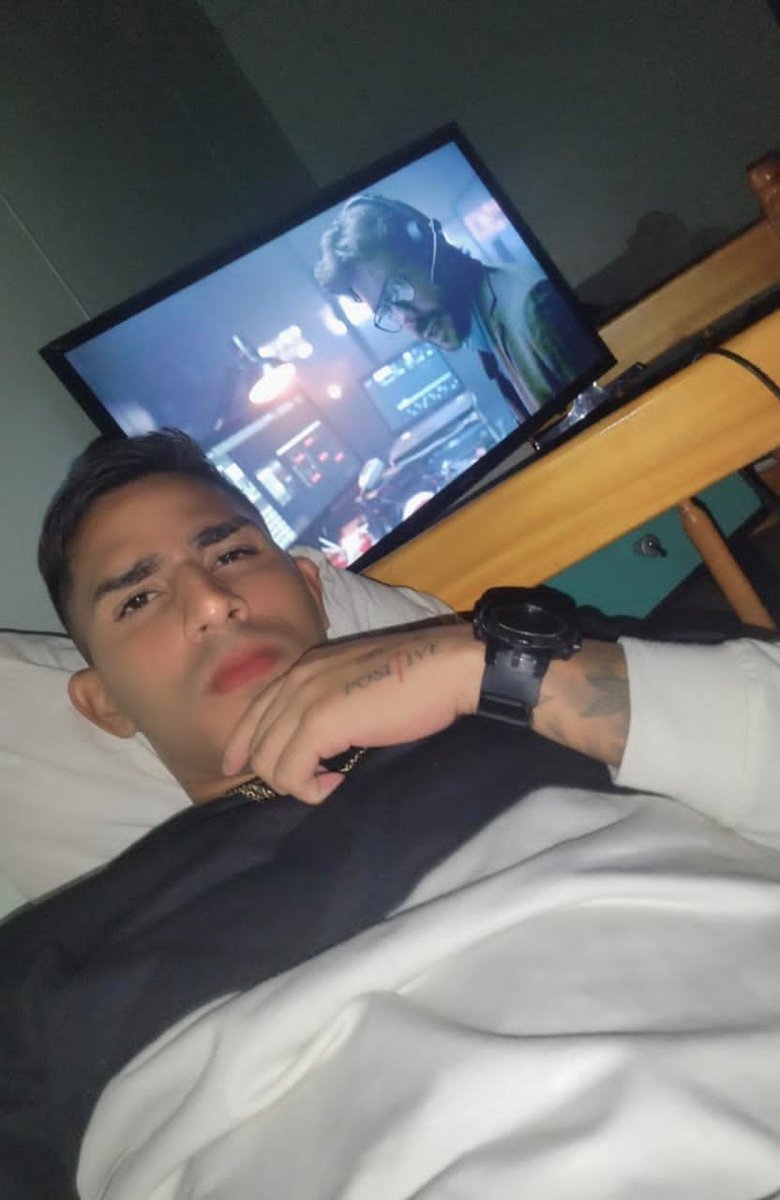 userlock12's tweet photo. Chudai 
#Heteroengañado #hetero #CiudadBolivar https://t.co/O5BgBB3QLT