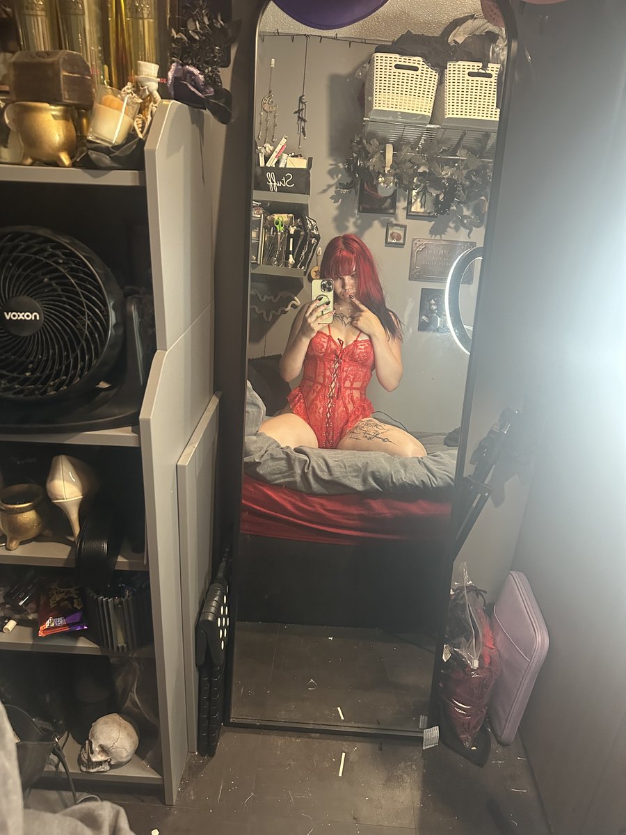 zylibelle's tweet photo. one little lingerie pic and suddenly ur imagination has a full-time job https://t.co/a0gwBd3S3B