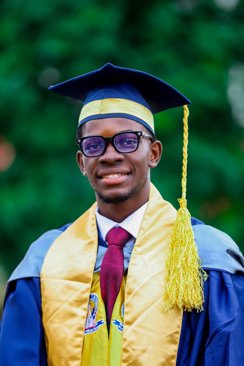 robinswago's tweet photo. 19 years old. BSc. Computer Science. Second Class Upper Division (Honours), with a 4.26 CGPA.

I’m grateful for everyone who supported me and played a part in this journey.

I’m proud of how far I’ve come, but even more excited about where I’m going. https://t.co/FPEVc1wHxg