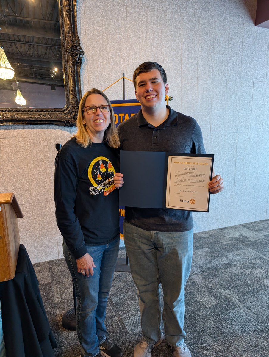 AMiller31's tweet photo. Thank you to Riverbend East Rotary for recognizing two @RHS_Shells as Service Above Self September honorees: Ben Gehrs and Bailey Schallenberg-Decker. 

Both are #AboveTheLine Shells who do good for our community and in our school. 
#GoShells https://t.co/T1p7cYMwS4
