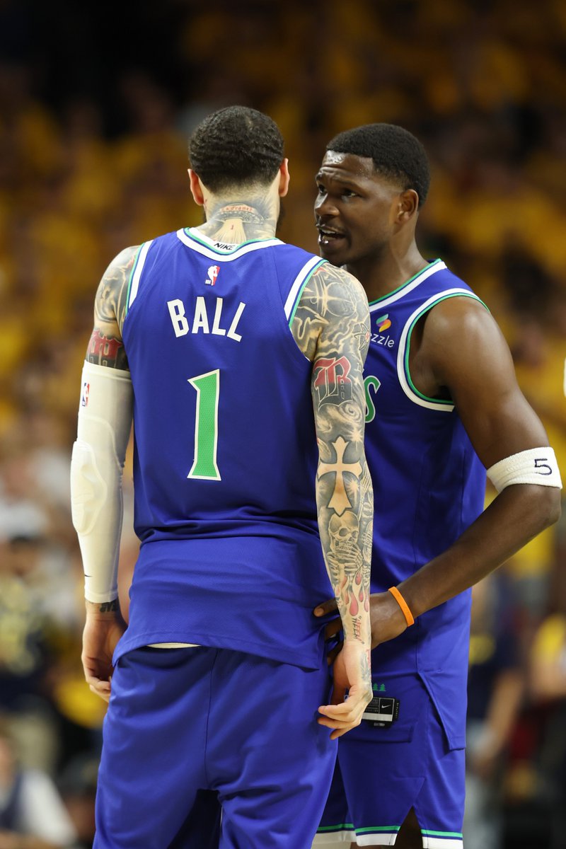 WolvesRadio's tweet photo. Wolves starting 5...

Games -- 2
Minutes -- 19
Possessions -- 38
FG% -- 48.6%
3PT% -- 58.8%
Ast/TO -- 4:1
Rb Diff -- +4
Plus/Minus: +7 (52-45)

This group's ORTG is 136.8 --> the best 5-man lineup ORTG last season was DEN's starting 5 at 136.7. https://t.co/dvmPZMLBRf