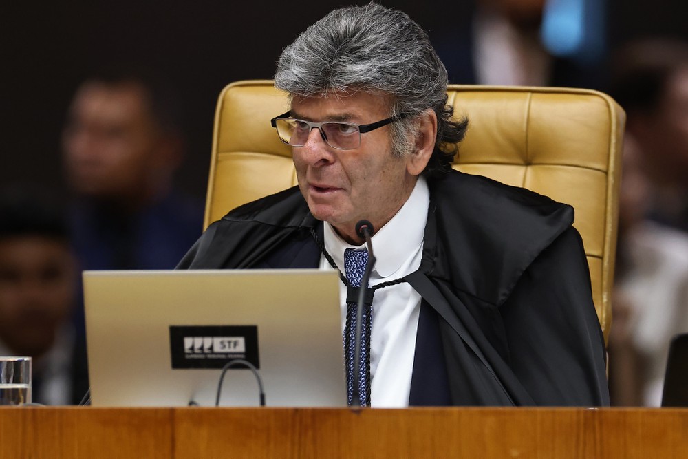 g1's tweet photo. Fux determina que aréa técnica do STF libere acesso aos inquéritos das fake news, da milícia digital e trama golpista https://t.co/CqqIBob85d https://t.co/mGz5VK0EWI