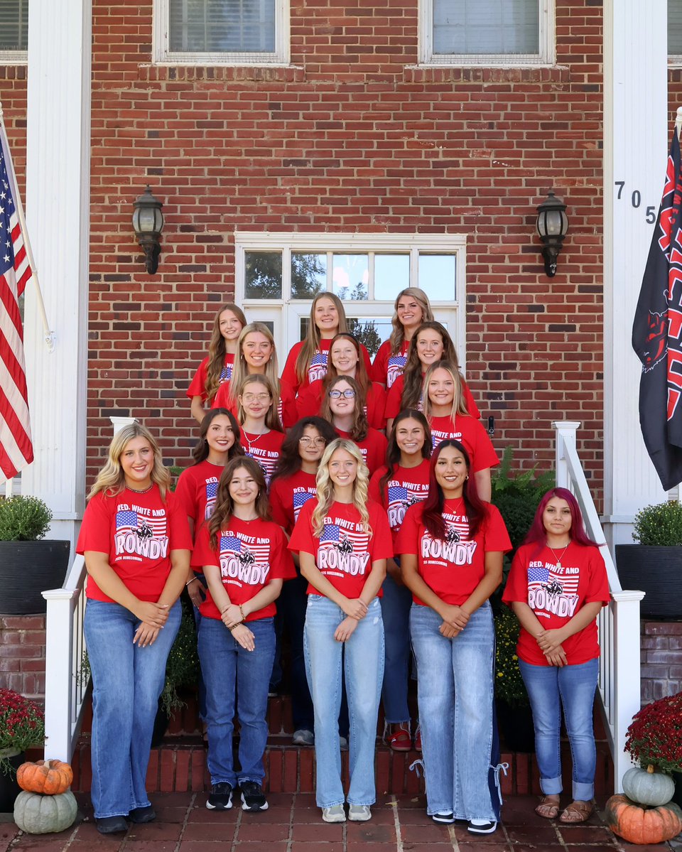 NWOSU's tweet photo. Tonight at 7:30! 🎤 

Seventeen high school seniors take the stage for the Miss Cinderella Talent Show at Northwestern Oklahoma State University in Alva. 

Pageant is tomorrow at 8 p.m. Grab a $10 Homecoming Button at the door and both nights are free! https://t.co/60rszJOi5k