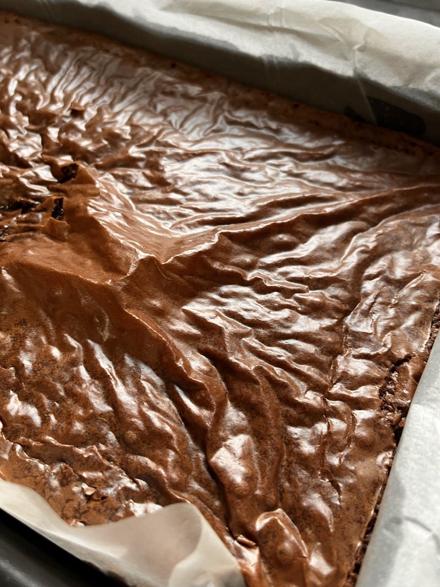_dudalimao's tweet photo. Depois de um zilhões de tentativas fracassadas,finalmente meu brownie ficou lindoooooo 🤏🏽🤏🏽🤏🏽🤏🏽 https://t.co/kpmVAIrktc