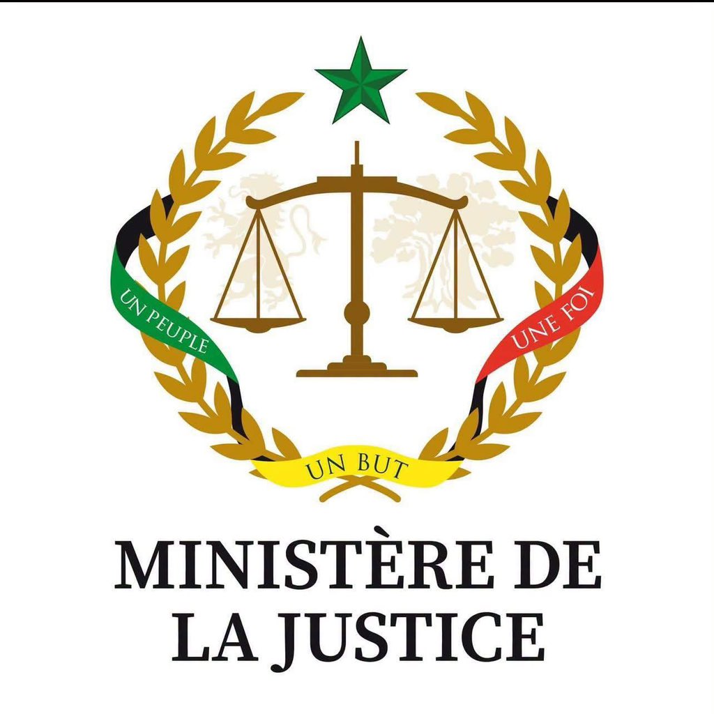 ViePubliqueSN's tweet photo. ⚖️ Ministère de la Justice : appel à candidatures pour le recrutement d’Assistants de Justice Spécialisé 

Le Ministère de la Justice recrute sur titre des Assistants de Justice spécialisés pour renforcer le Pool judiciaire financier (PJF) dans le traitement des dossiers complexes de criminalité économique et financière.

🔎 Profils recherchés : marchés publics, expertise comptable, audit/comptabilité bancaire, fiscalité, informatique et cybersécurité, immobilier, opérations de commerce, médecine et langues étrangères appliquées.

Conditions principales :
• Être de nationalité sénégalaise ;
• Jouir de ses droits civiques et être de bonne moralité ;
• Remplir les conditions générales d’accès à la Fonction publique ;
• Être apte physiquement ;
• Pour les titulaires d’un Master ou diplôme équivalent : justifier d’au moins 4 ans d’expérience professionnelle ;
• Les agents de hiérarchie B doivent également justifier de 4 ans d’expérience.

📅 Date limite : 26 octobre 2026
📩 recrutement.assistants_pjf@justice.gouv.sn

📌 Source : Ministère de la Justice — Avis publié le 6 octobre 2026.