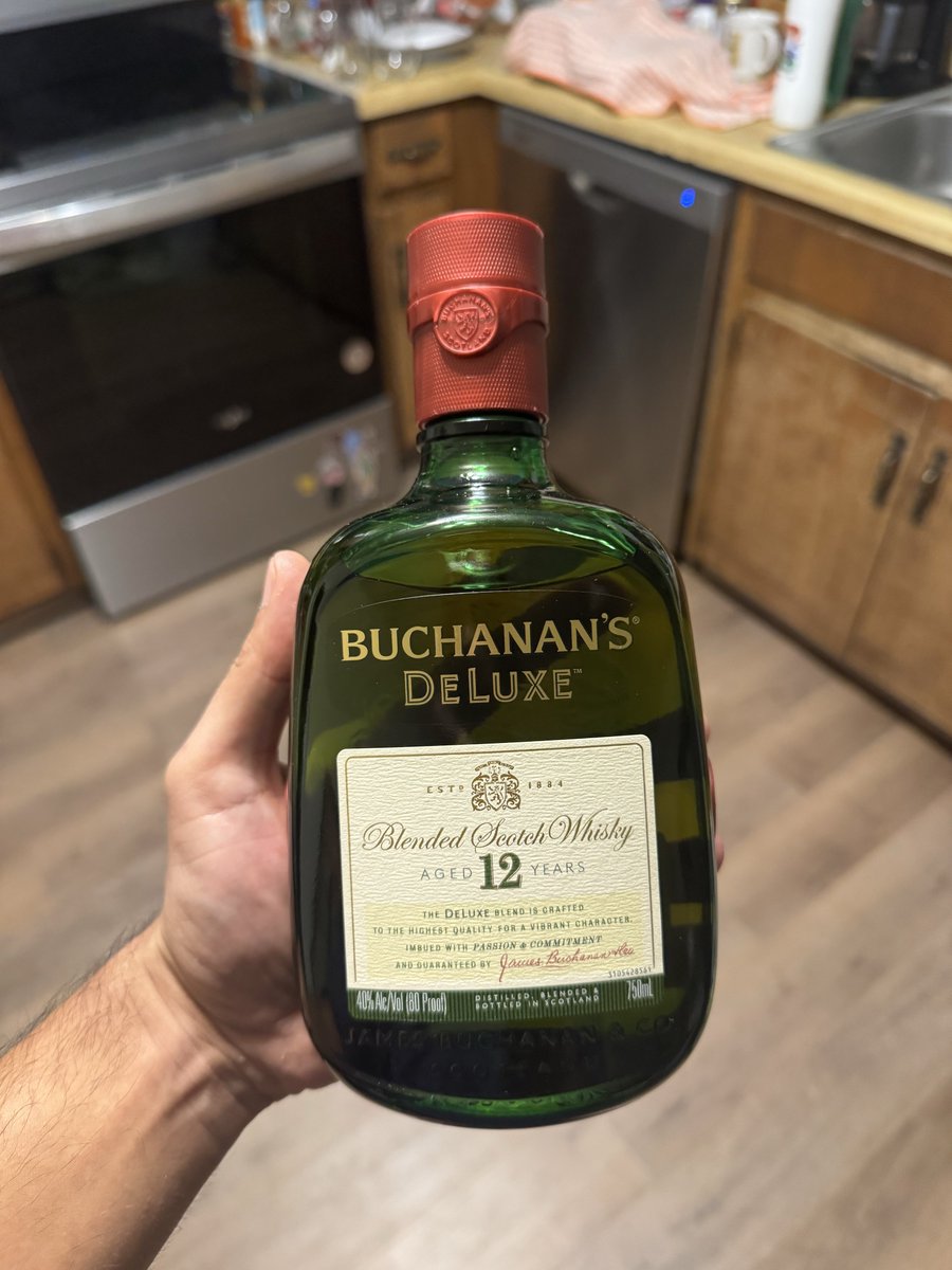 AdesBurnt's tweet photo. Fuck Maduro and his wife 🥃 https://t.co/loHKdaMtSh