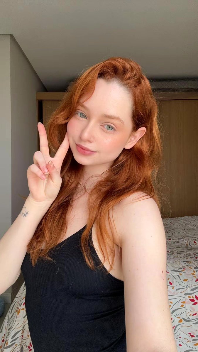 strawberry6stf's tweet photo. Hey je suis nouvelle, j'espère qu'on aime les rousses par ici 😚 https://t.co/lUTNwcLGqJ
