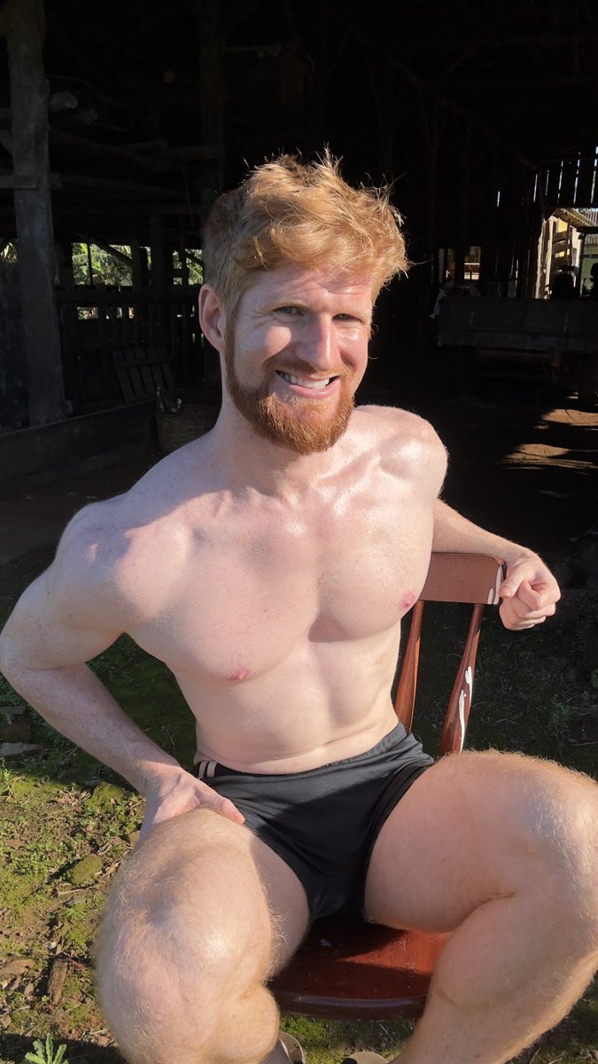 Gingerrwe's tweet photo. Do you think I look good in the sun? https://t.co/lJsOCWDR4r
