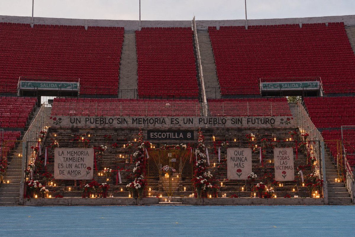 mniconni's tweet photo. hola bbs, con la @RRmoonchild estamos gestionando formalmente un posible proyecto de conmemoración en la escotilla 8 los dias del concierto (ej con claveles rojos) y posible tour guiado para army en la zona, todo con el respeto necesario, estamos buscando interesados para ver si hay apoyo, pido q m hablen, comenten y difusión porfis
adjunto imagen de referencia (sin las luces por asuntos climáticos)