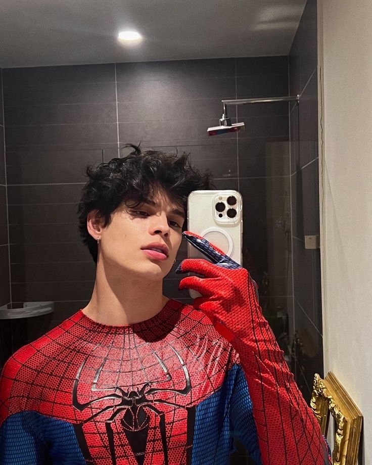 malyshjer's tweet photo. A dona aranha subiu pela parede.. https://t.co/tMtfGOL9zA