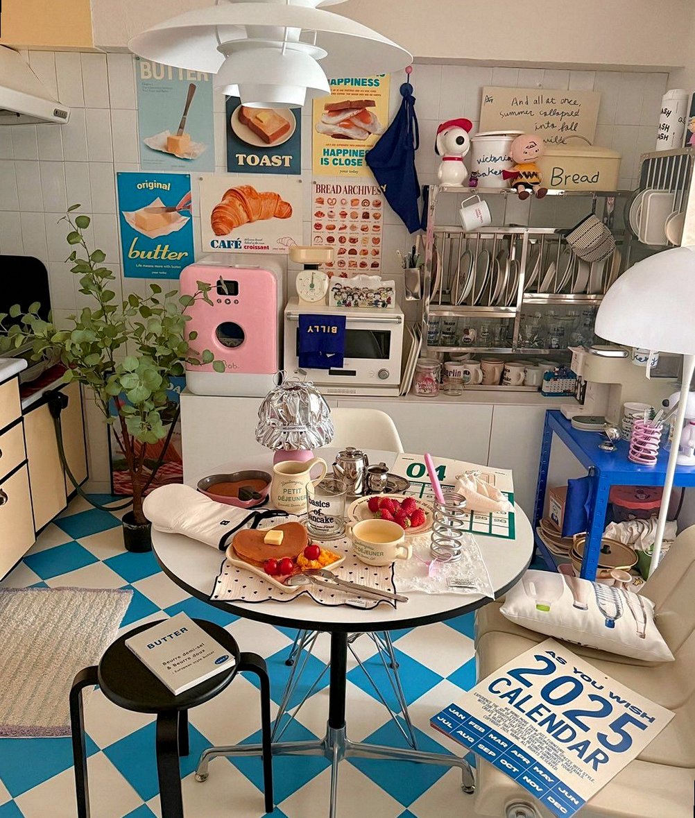 _4610410093011's tweet photo. 今日はカフェでコーヒー飲みながら、朝のトレーニングの失敗を反省してた。メニューにあったプロテインバーを間違ってクリーム大盛りチーズケーキだと思って頼んじゃって…口が悪かったかな？味は最高だったけど、罪悪感が半端ない。😅 https://t.co/SuU4ftAtj8
