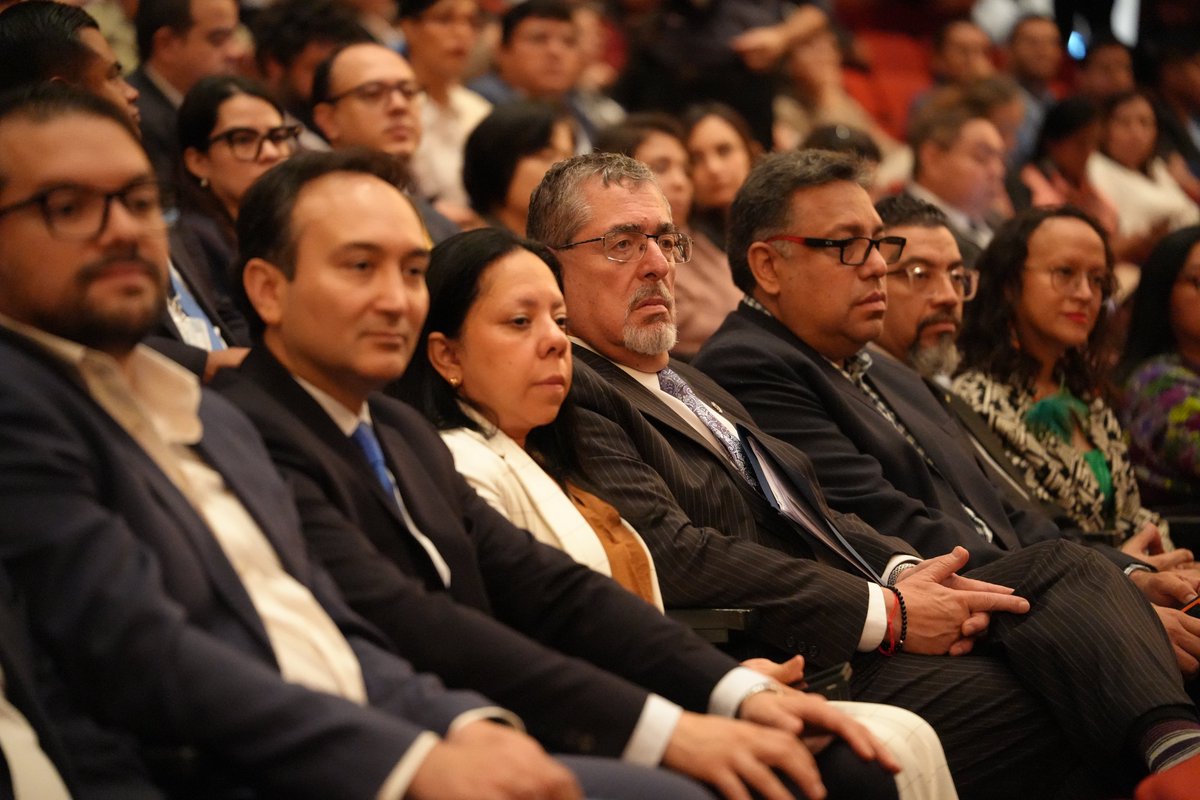 ABRELATAM's tweet photo. 🎉 Así fue la apertura oficial de #AbrelatamConDatos2026.

Una conversación regional sobre datos abiertos, transparencia, innovación e inclusión. https://t.co/5DZ8LsHMQp