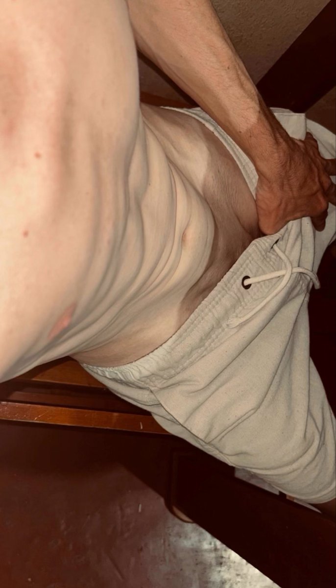 Welling27596052's tweet photo. 🥵🫦 https://t.co/Ord90DuCcA