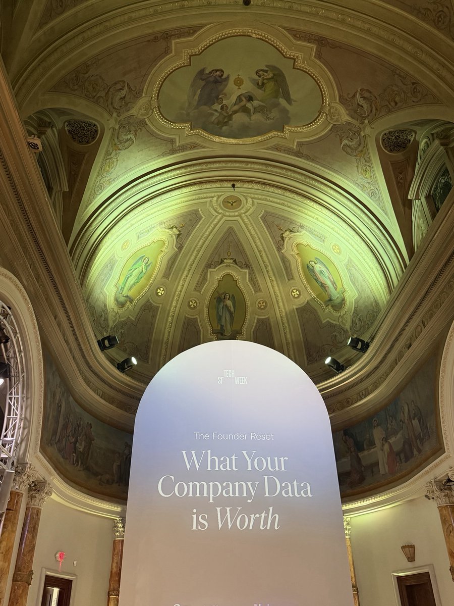 qalg's tweet photo. @Techweek_ Great discussion and yes, data is the lifeblood of an org. #TechWeekSF https://t.co/j5a5kqM1bg