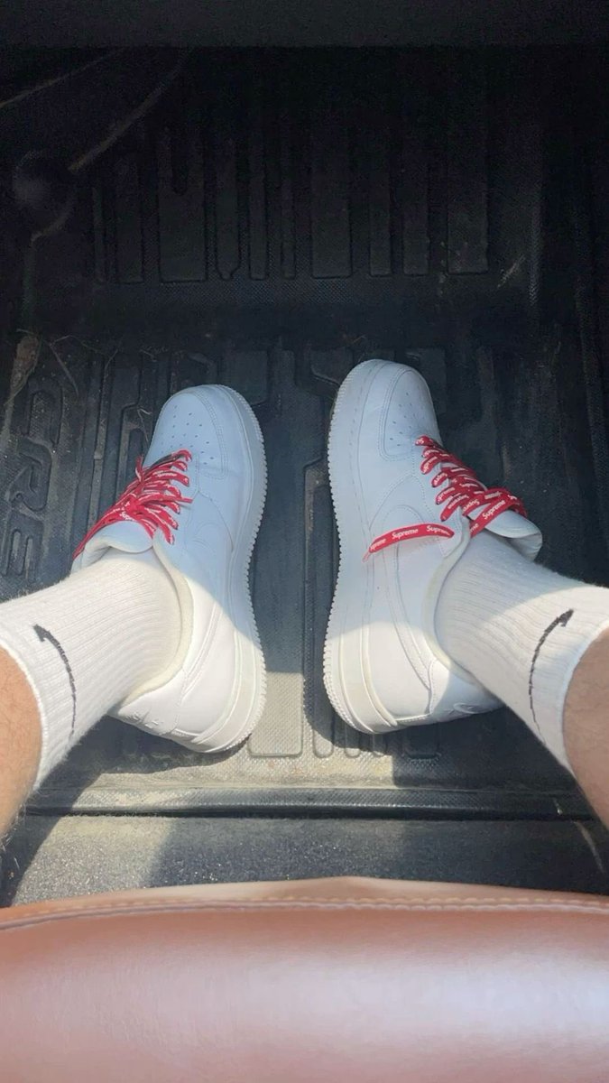 Szymonass's tweet photo. Jaki cwel chętny na zdj stópek??? Blik na teraz nie pisz jak nie chcesz #master #blik #moneymaster #stopy #feet #boy https://t.co/20bdccLJNt
