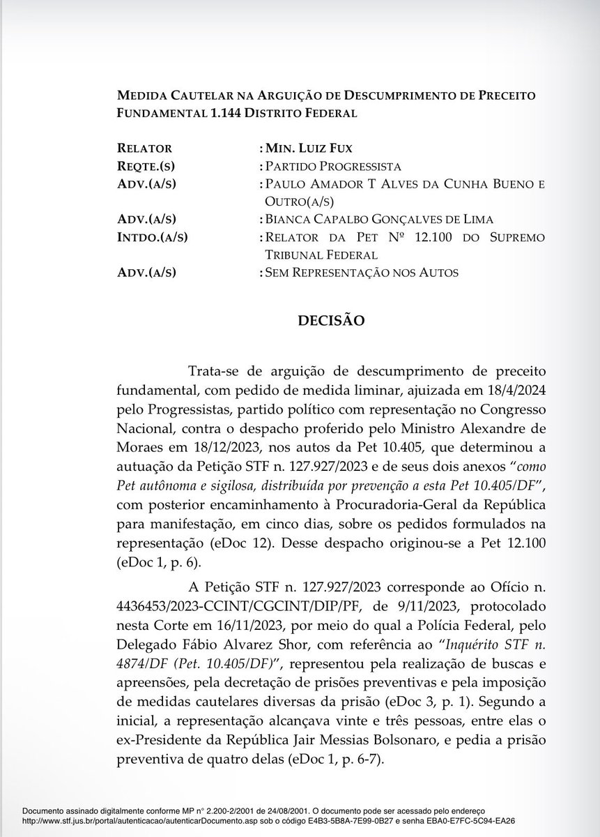 Pri_usabr1's tweet photo. Fux deu à Secretaria Judiciária 48 horas para o gabinete dele ver TUDO: fake news, milícias digitais e a petição que originou a Tempus Veritatis, contra Bolsonaro e aliados. Será que finalmente dá para descobrir o que há nos inquéritos sigilosos de Moraes? https://t.co/tTptTNdOAD