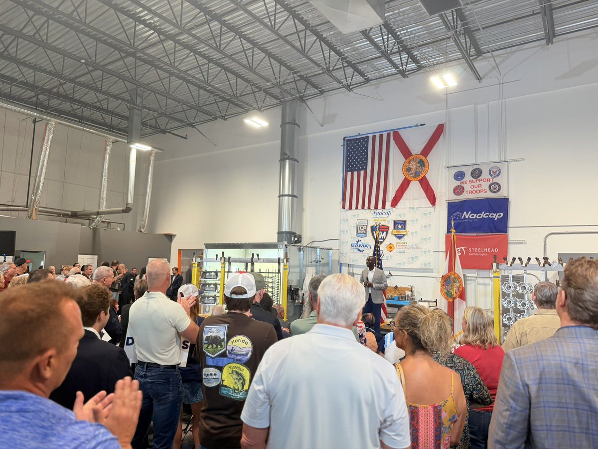 BernyJacques's tweet photo. It was great welcoming @ByronDonalds, @ErikaDonalds, and @SenRickScott to House District 59 to tour Veterans Metal (a great manufacturer) and to rally for Byron! Thank you to everyone who came out for it. Great crowd! https://t.co/qn0yrYf27B