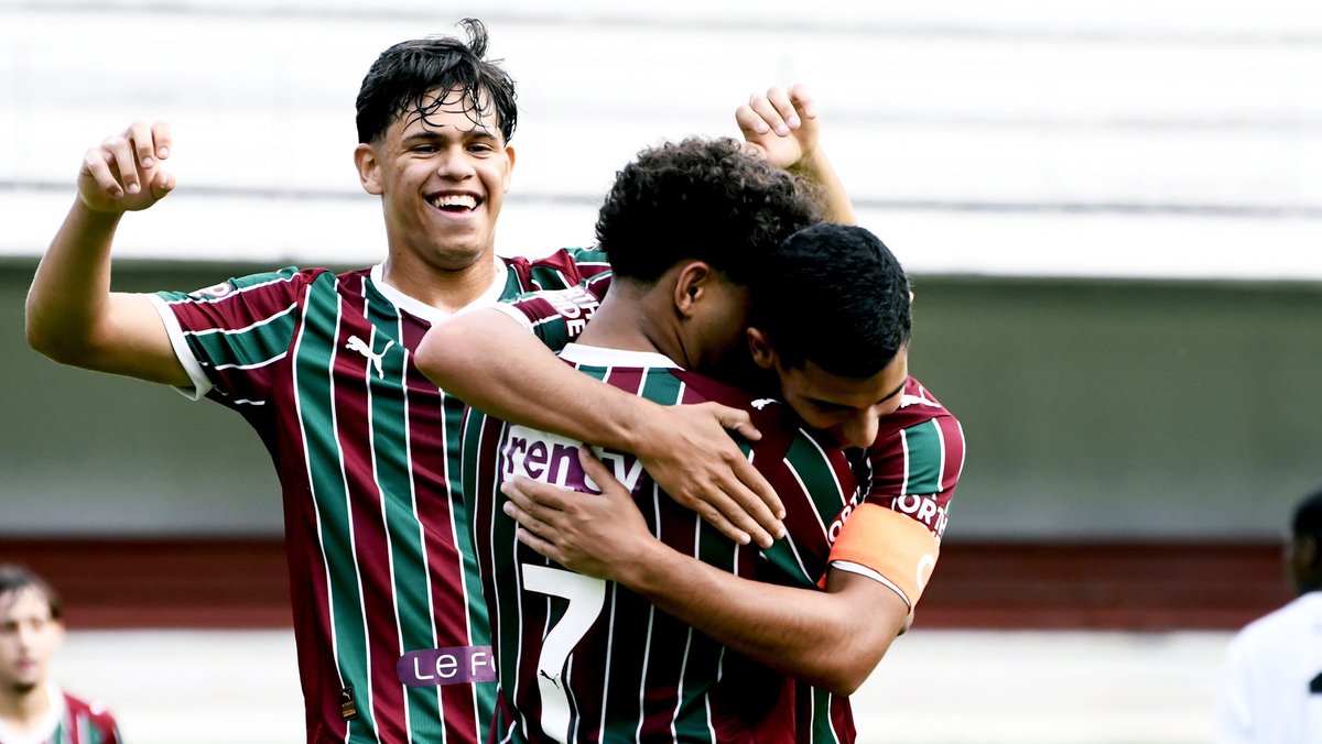 FluminenseFC's tweet photo. VENCE O FLUMINENSE! #MlksDeXerém #VemQueTem
🏆 Torneio Guilherme Embry Sub-16 | 7ª rodada
🇭🇺 Fluminense 5x0 São Cristóvão
🏟️ Laranjeiras
⚽ Ruan Levi, Davi Falcão, Victor Montelo, Marcelinho e Danilo Peres https://t.co/c6lR69F48b