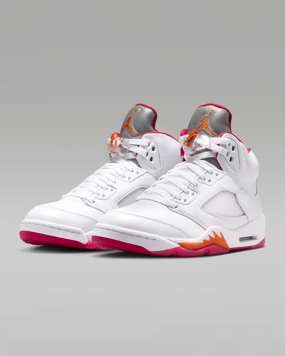 SneakerScouts's tweet photo. Women's Air Jordan 5 'Sunset'  

Available via @nikestore |$215| #ad 

>>> https://t.co/DT4THiR0jt https://t.co/pjdpcdVFUo