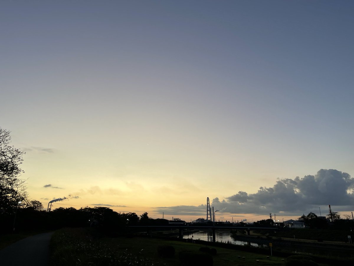 tZvhGR89OpOCmal's tweet photo. 早朝ウォーキング🚶‍♂️
気温17℃ https://t.co/fKtahkC5Y8