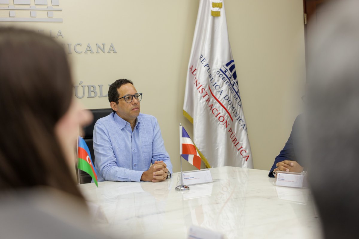 MapRDo's tweet photo. El acuerdo, rubricado por nuestro ministro @SigmundFreund y el presidente de la Agencia Estatal de Azerbaiyán, Ulvi Mehdiyev, establece una alianza estratégica entre ambos países, enfocada en compartir con República Dominicana la experiencia de su modelo gubernamental. https://t.co/uMTjd2DhCi