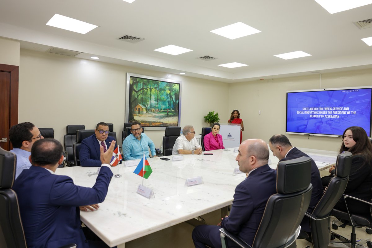MapRDo's tweet photo. El acuerdo, rubricado por nuestro ministro @SigmundFreund y el presidente de la Agencia Estatal de Azerbaiyán, Ulvi Mehdiyev, establece una alianza estratégica entre ambos países, enfocada en compartir con República Dominicana la experiencia de su modelo gubernamental. https://t.co/uMTjd2DhCi